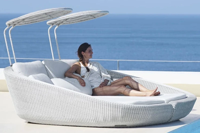 Outdoor Poolside Rattan Daybed